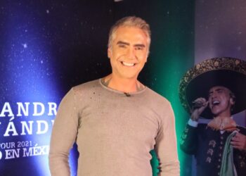 Alejandro Fernández da positivo a COVID-19