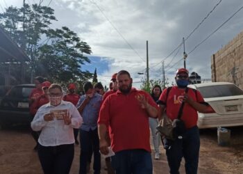 CONTINUA EN SU “PASO A PASO POR NOGALES” LETICIA CALDERON POR LAS COLONIAS BOLIVAR Y OBRERA.