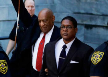 Corte anula condena de Bill Cosby por agresión sexual