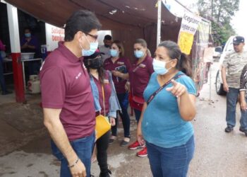 El Alcalde electo Juan Gim, visita el tianguis de la colonia Luis Colosio.