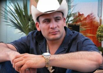 Fans recuerdan a Valentín Elizalde en su aniversario luctuoso