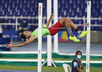 Erick Josué Portillo toca el cielo de Cali con un salto de oro