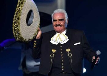 Vicente Fernández en terapia intensiva, piden oraciones por su salud