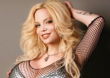 Por abusar del bótox, Sabrina Sabrok pierde movilidad de su rostro