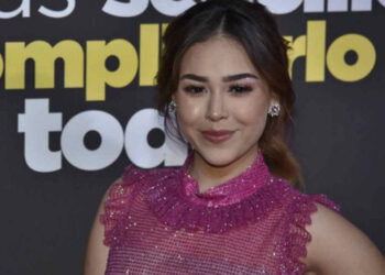 Danna Paola pide oración para su abuelita que está grave por covid-19