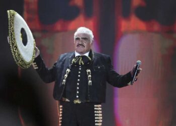Academias de los Grammy agradecen a Vicente Fernández su legado