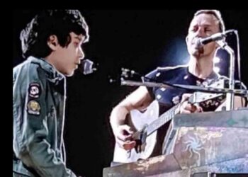 Coldplay sube a niño autista a tocar con ellos en el escenario; esta es su emotiva historia