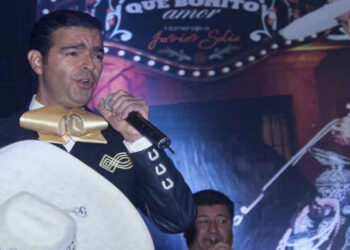 Cero y van 2, a Pablo Montero se le olvida el Himno; si ya saben, para qué lo invitan