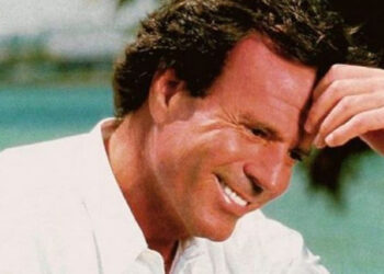 «No quiere que nadie lo vea así»: Julio Iglesias sufriría fuertes problemas de salud; esto se sabe