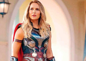 Natalie Portman empuña el martillo