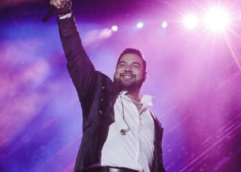 Banda MS causa trifulca en un evento al que asistieron más de 145 mil personas; así se brincaron la valla | VIDEO