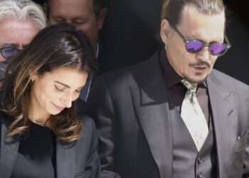Johnny Depp tiene romance con su abogada