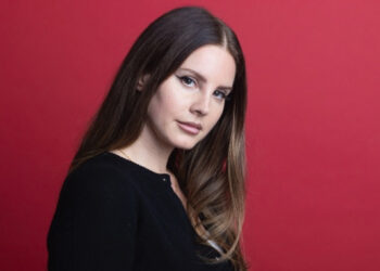 Roban computadora a Lana del Rey; filtran canciones y fotos personales