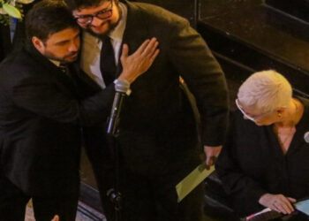 Entre anécdotas, risas y llanto rinden homenaje a Héctor Bonilla