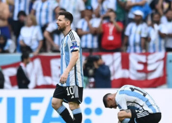 Arabia sorprende al mundo tras derrotar 2-1 a Argentina en Qatar