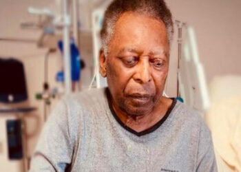 Pelé seguirá hospitalizado; ¿qué es lo que tiene?
