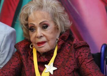 Silvia Pinal tiene influenza y está en cama, dice Alejandra Guzmán