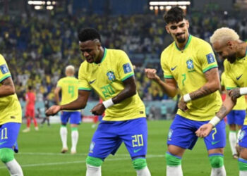 Brasil ‘baila’ y consigue octava clasificación consecutiva a Cuartos