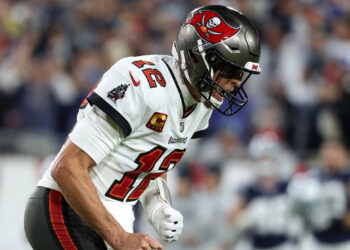 NFL: Tom Brady ‘explota’ al ser cuestionado sobre su futuro | Tuit