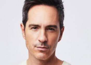 Mauricio Ochmann debuta como cantante y divide las críticas: «Canta mejor que Bad Bunny»