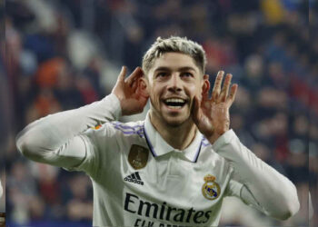 Real Madrid consigue triunfo en 15 minutos y mete presión al Barça