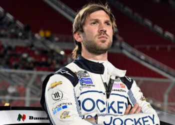 Daniel Suárez firma contrato multianual para seguir en NASCAR Cup más allá de 2023