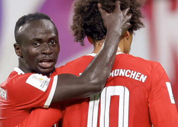 Bayern Múnich sanciona y multa a Mané por agresión
