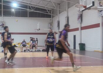 Emocionantes partidos en semifinales de basquetbol