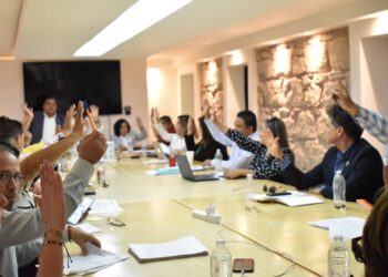 Aprueba Cabildo ocho puntos en sesión extraordinaria