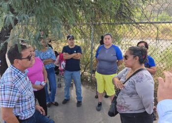 Atiende Oomapas a vecinos de la San Miguel