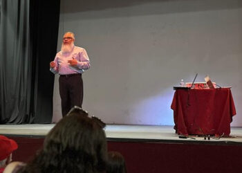 Ofrecen conferencias para fortalecer lazos familiares