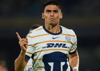 Obligados a la victoria para asegurar su boleto directo a la Liguilla, Pumas modificó su postura en el compromiso y comenzó a crear mayores oportunidades al ‘explotar’ las bandas con llegadas por parte de César ‘Chino’ Huerta.