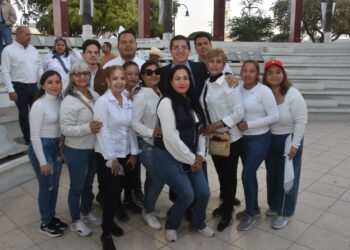 Caminan Navojoenses por la Paz