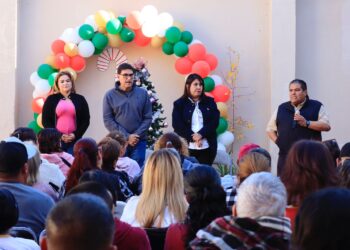 Entrega Alcalde 250 cenas navideñas