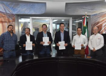 Formalizan Colaboración Ayuntamiento y constructores de Sonora