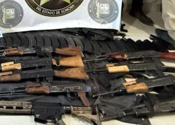 DETIENEN AMIC Y DEFENSA A 11 PERSONAS CON ARMAS EN CABORCA