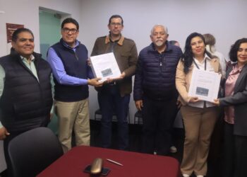 Recibe Archivo Histórico el compendio de electrificación