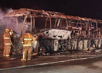 Salen ilesos pasajeros de TUFESA, tras incendio de autobús