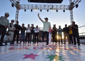 Con espectacular LUCHA LIBRE gobierno de Navojoa festejó a los niños y niñas en su día