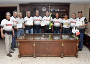 Reitera Elías Retes a softbolistas veterano campeones  estatales todo el apoyo del Ayuntamiento