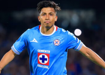 Ángel Sepúlveda cumple sueño de pequeño aficionado de Cruz Azul que se hizo viral (FOTO)