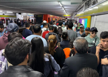 La ciudad, desquiciada por la CNTE; detiene transporte y afecta a miles