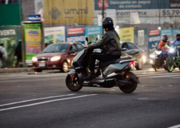 Meterán en orden a vehículos eléctricos que desarrollen más de 25 kilómetros