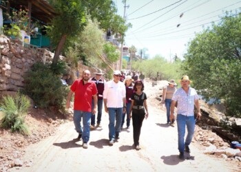 Cumplimos con esta obra de pavimento a vecinos: alcalde