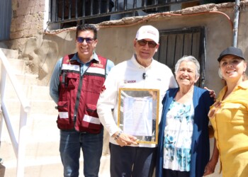 Atiende alcalde necesidades los vecinos de la “Héroes”