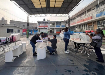 Reportan larga fila de votantes en casilla especial en la Álvaro Obregón