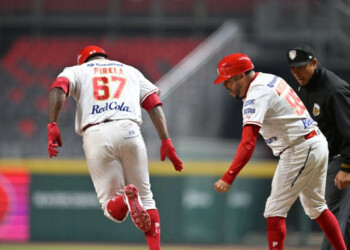 Los Diablos Rojos del México llegan a 50 triunfos tras ganar en doble cartelera
