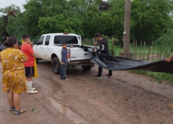 Encabeza Elías Retes entrega de apoyos y atención integral a familias afectadas por la tormenta “Lorena”