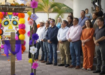 Colocan  TAPANCO MAYO en palacio en fomento a tradición por el día de los fieles difuntos