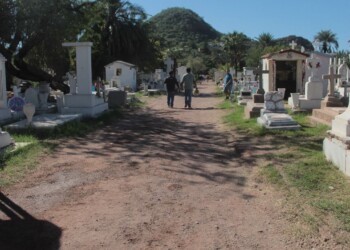 Mantiene Ayuntamiento de Guaymas operativo de vigilancia en panteones